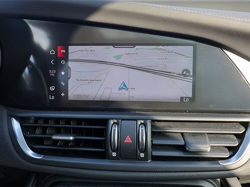 New 2025 Alfa Romeo Giulia Base image 14