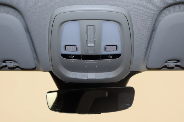 Used 2024 Volvo XC60 B5 Plus AWD/4WD image 22