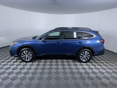 Used 2022 Subaru Outback Premium image 5