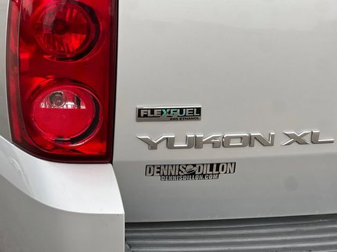 Used 2010 GMC Yukon XL SLT w/ SLT-2 Equipment Package image 22