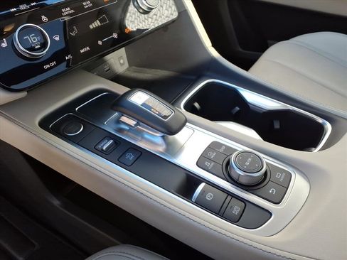 Used 2025 INFINITI QX60 Pure image 11