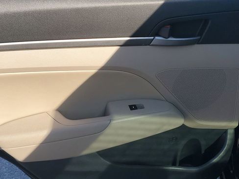 Used 2017 Hyundai Elantra Value Edition image 43