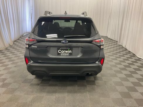 Used 2025 Subaru Forester Premium AWD/4WD image 5
