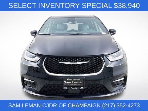 New 2026 Chrysler Pacifica Select FWD image 2