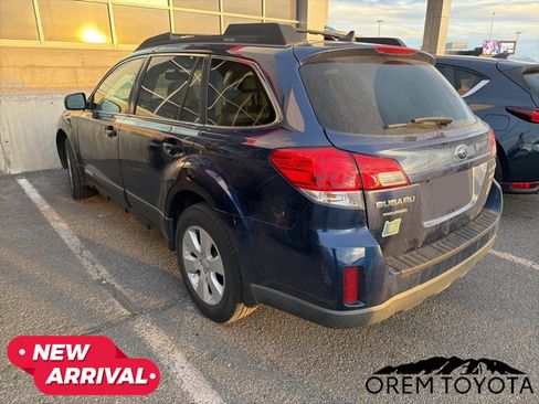 Used 2011 Subaru Outback 2.5i Premium image 3