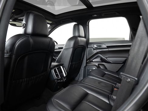 Used 2017 Porsche Cayenne S image 20