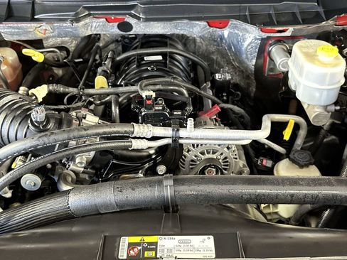 Used 2018 RAM 2500 Tradesman w/ Chrome Appearance Group image 27