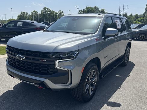 Used 2023 Chevrolet Tahoe Z71 w/ Luxury Package AWD/4WD image 5