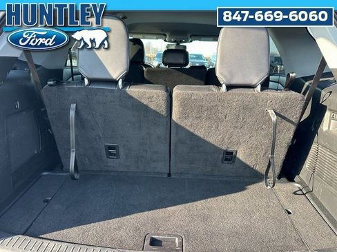 Used 2023 Ford Explorer Limited image 9