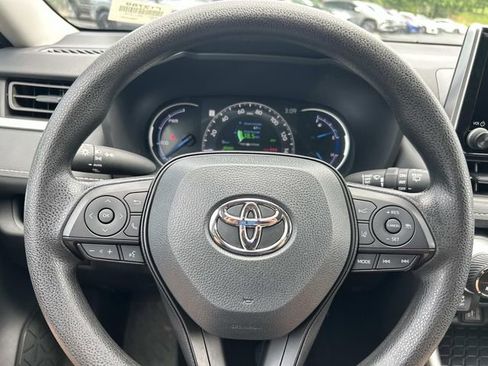 Used 2025 Toyota RAV4 XLE AWD/4WD image 26