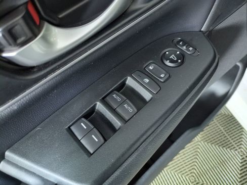 Used 2018 Honda CR-V Touring image 11