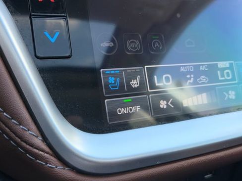 Certified 2022 Subaru Outback Touring AWD/4WD image 36