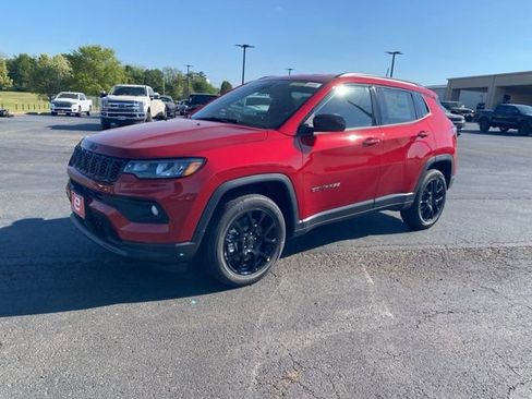 New 2026 Jeep Compass Latitude AWD/4WD image 3