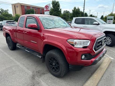 Used 2022 Toyota Tacoma SR5 AWD/4WD image 2