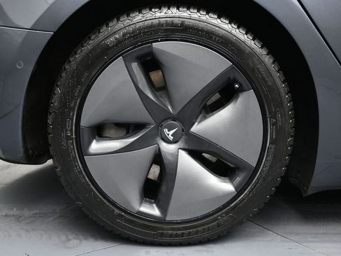 Used 2018 Tesla Model 3 Long Range image 10