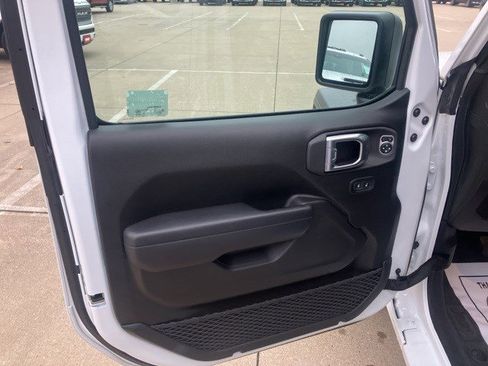 Certified 2024 Jeep Wrangler Sport S image 9