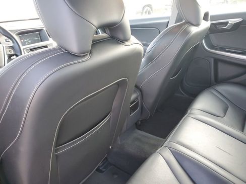 Used 2017 Volvo S60 T5 Dynamic image 9