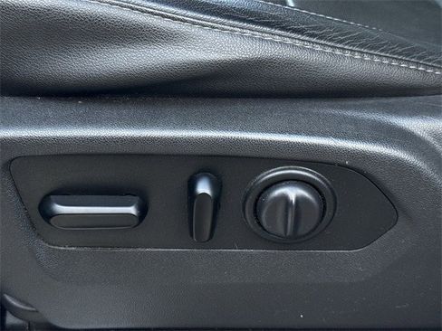 Used 2019 Chevrolet Silverado 1500 LTZ w/ LTZ Texas Edition image 32