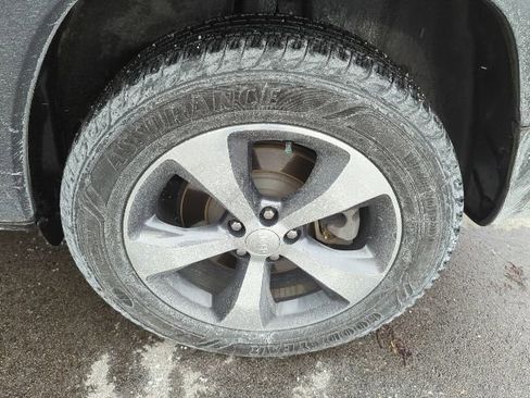 Used 2019 Jeep Cherokee Limited image 10