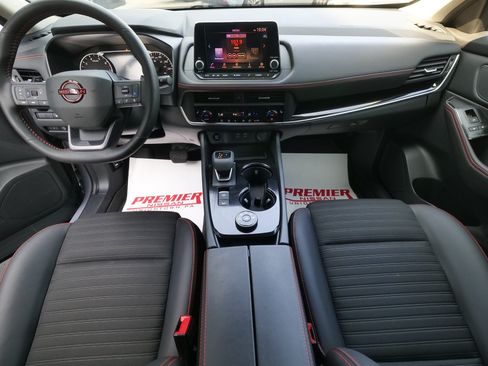 Certified 2026 Nissan Rogue SV AWD/4WD image 18