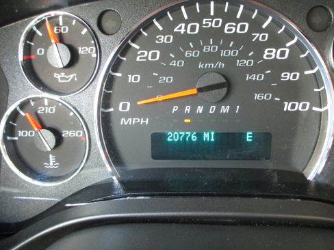 Used 2023 Chevrolet Express 3500 LS image 17