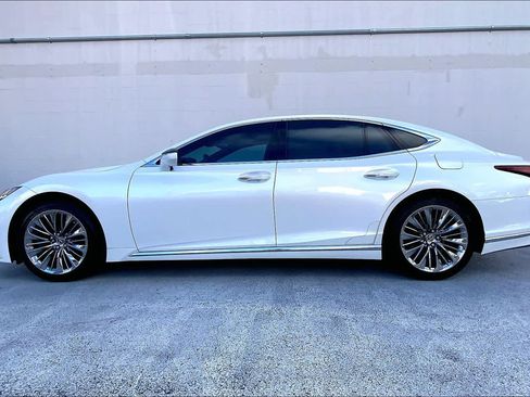 Used 2022 Lexus LS 500 w/ Luxury Package RWD image 3