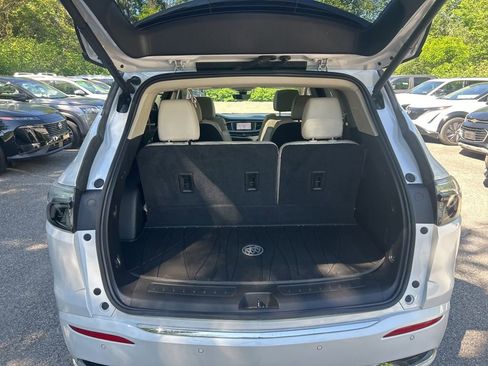 Used 2023 Buick Enclave Avenir AWD/4WD image 24