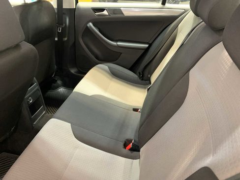 Used 2017 Volkswagen Jetta S image 5