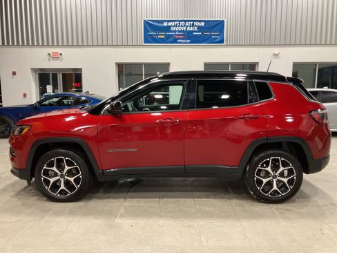Used 2025 Jeep Compass Limited image 8