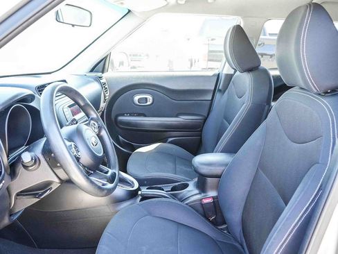 Used 2014 Kia Soul FWD image 14