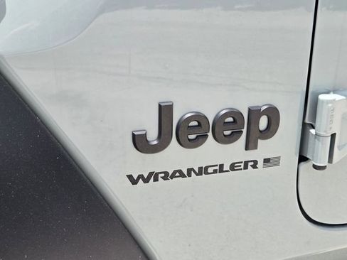 Used 2024 Jeep Wrangler Unlimited Sport AWD/4WD image 11