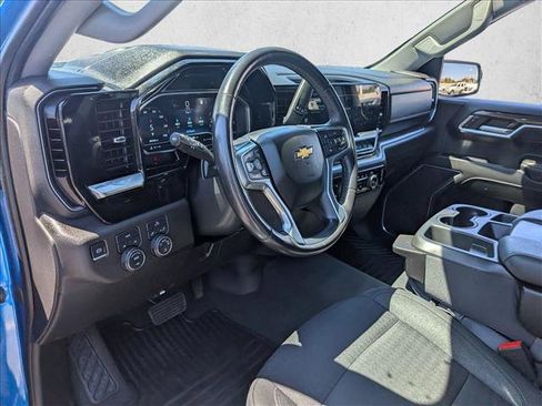Used 2023 Chevrolet Silverado 1500 LT AWD/4WD image 9