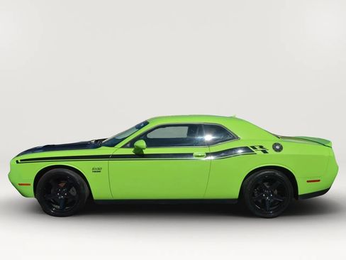 Used 2015 Dodge Challenger R/T Plus RWD image 5