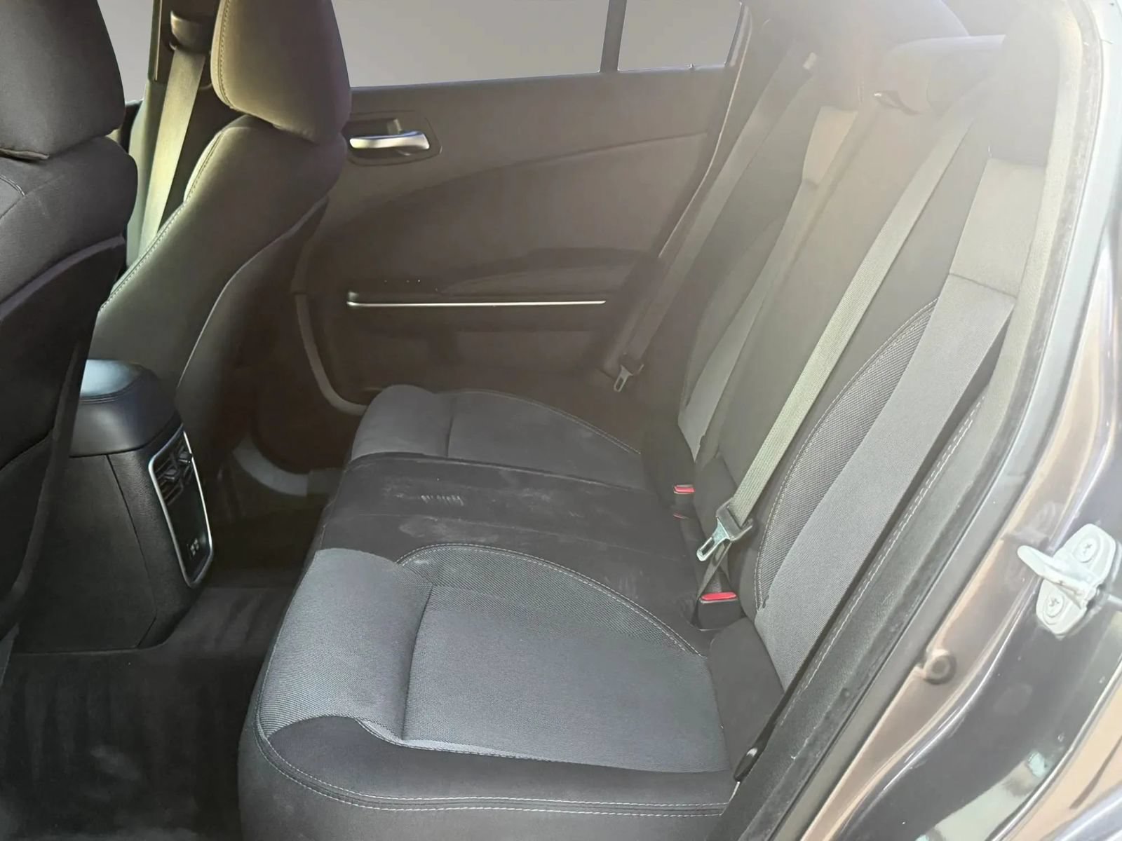 Used 2018 Dodge Charger SXT RWD image 16
