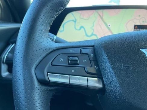 Used 2025 Cadillac XT4 Sport image 9