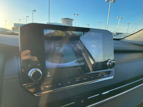 Used 2023 Mitsubishi Outlander SE image 24