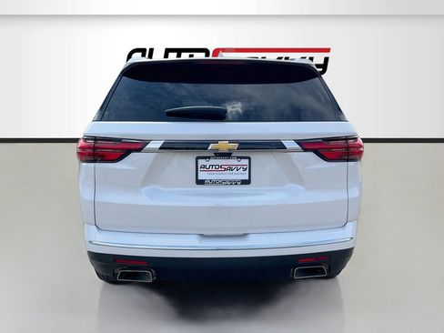 Used 2023 Chevrolet Traverse Premier FWD image 6