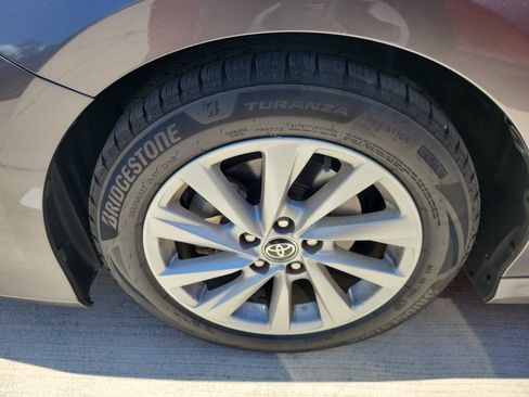 Used 2021 Toyota Camry LE FWD image 4