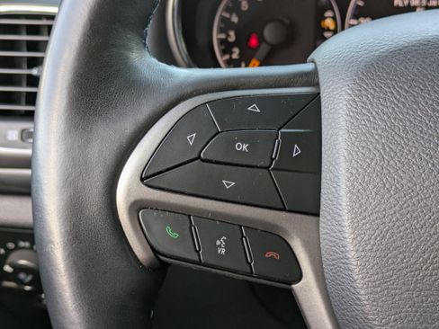 Used 2019 Jeep Grand Cherokee Laredo image 22