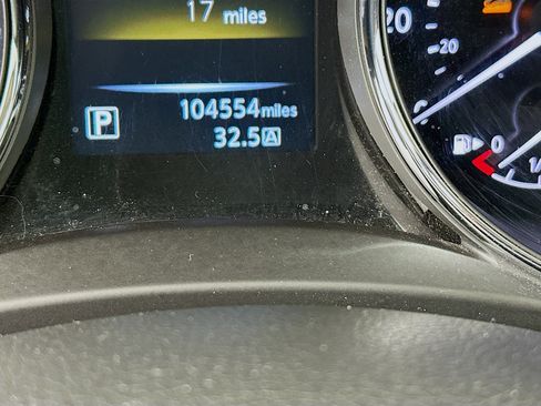 Used 2015 Nissan Rogue SV AWD/4WD image 19
