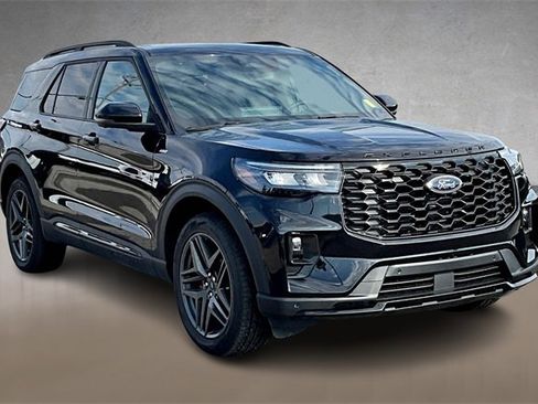 New 2025 Ford Explorer ST-Line w/ Premium Package image 2