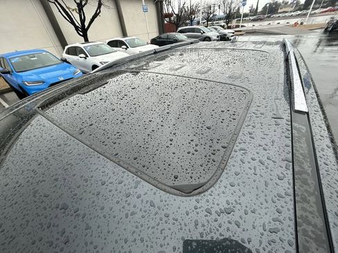 Used 2020 Chevrolet Traverse Premier image 21