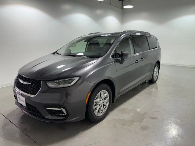 Used 2022 Chrysler Pacifica Touring-L FWD image 3