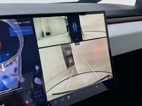 Used 2024 Tesla Cybertruck AWD Crew Cab image 13