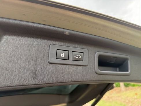 Used 2020 Subaru Forester Limited image 26