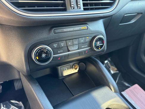 Used 2020 Ford Escape SE FWD image 24