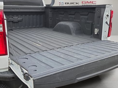 Used 2022 Chevrolet Silverado 1500 Custom Trail Boss w/ LPO, Dark Essentials Package image 9