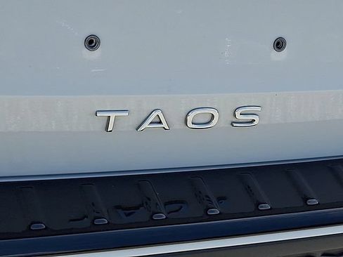 Used 2025 Volkswagen Taos SEL AWD/4WD image 31