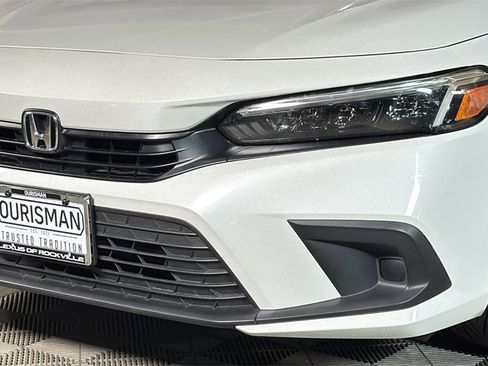 Used 2023 Honda Civic Sport image 3