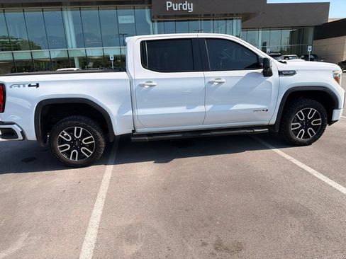 Used 2021 GMC Sierra 1500 AT4 w/ AT4 Value Package AWD/4WD image 3